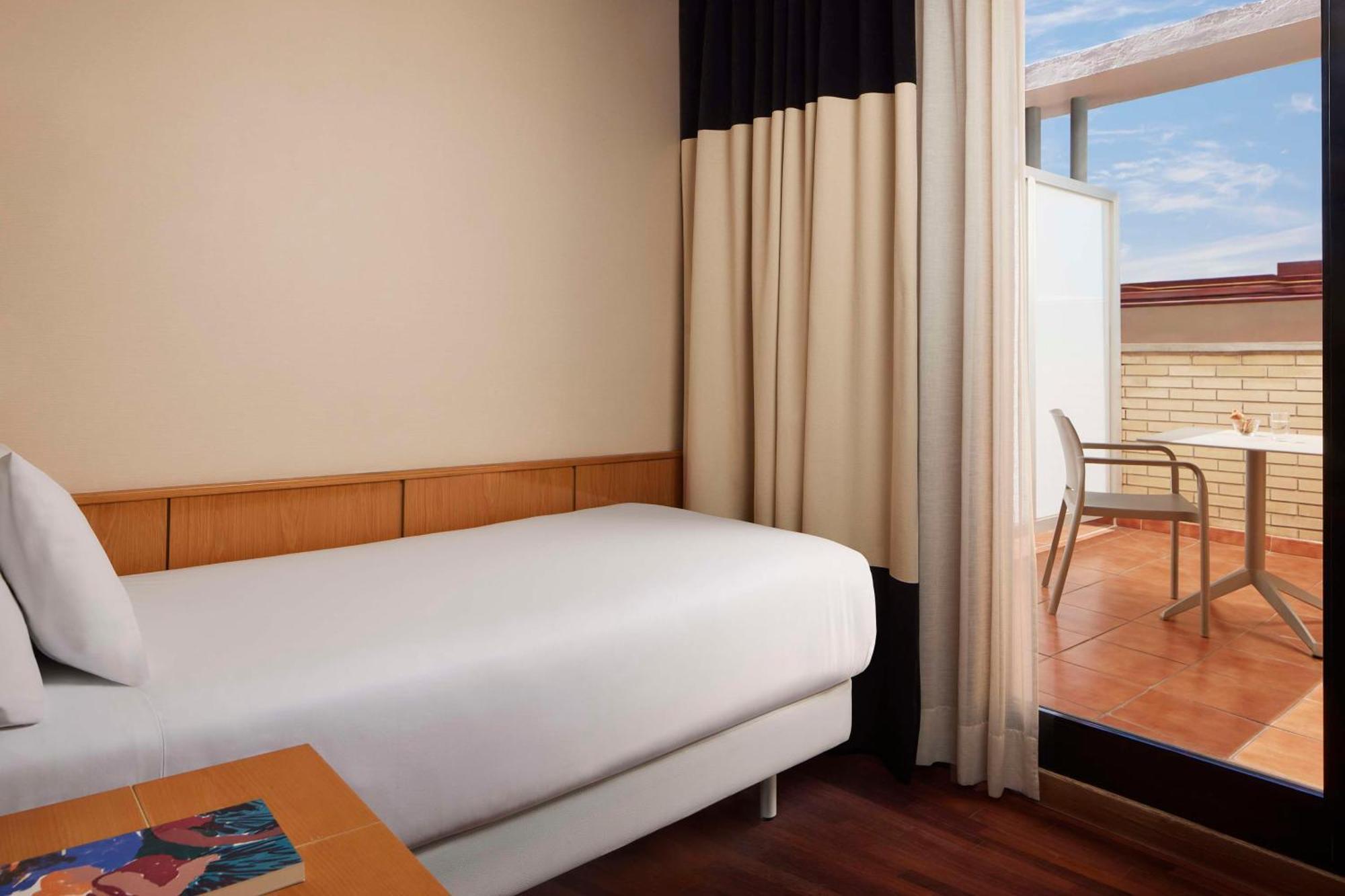 Standard Single Room,1704847906:JPEG